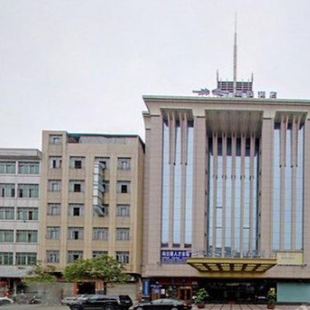 Starway Hotel Guangzhou Xintang Branch Екстериор снимка