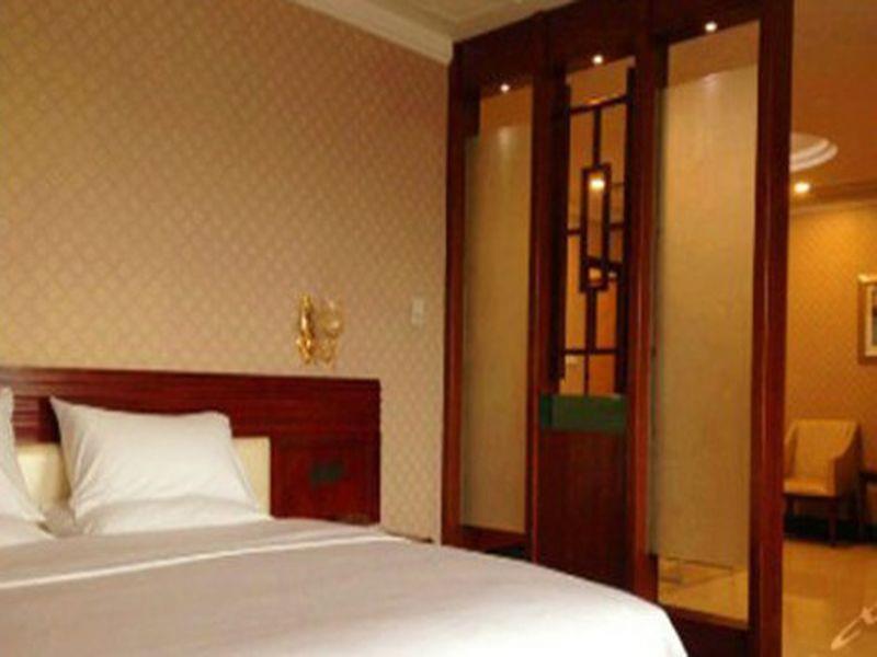 Starway Hotel Guangzhou Xintang Branch Екстериор снимка